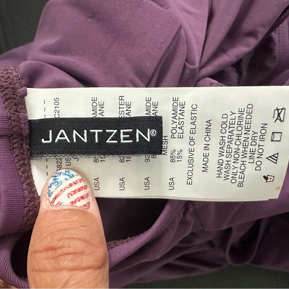 Jantzen Color Blocked Cross-Back Tankini Swimsuit in Sultana: 14 - Picture 8 of 9